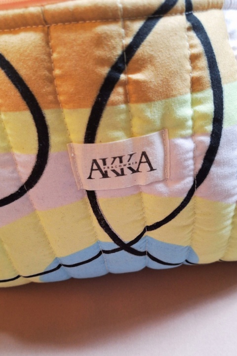 Kosmetyczka damska pikowana pastele duża