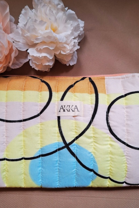 Kosmetyczka damska pikowana pastele duża