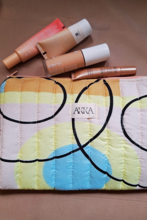 Kosmetyczka damska pikowana pastele duża