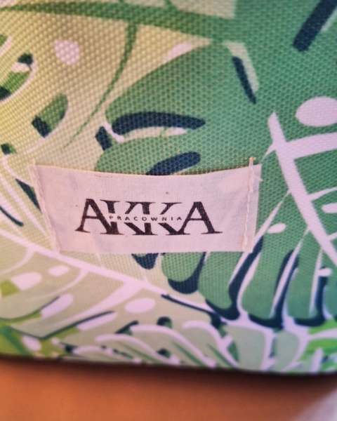 Kosmetyczka pojemna zielone liście