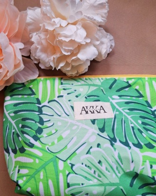 Kosmetyczka pojemna zielone liście