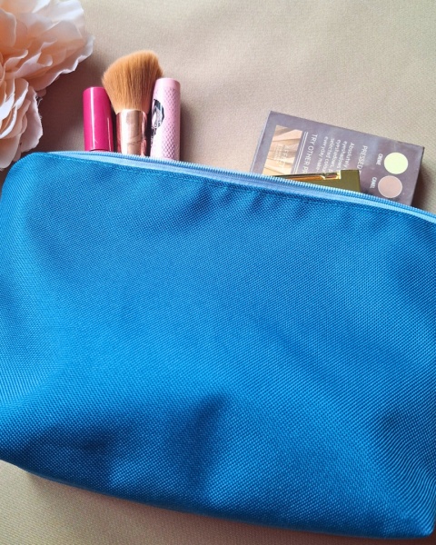 Kosmetyczka pojemna turkus