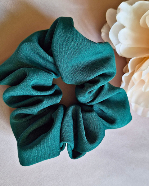 Scrunchie gumka do włosów marchiano ciemna zieleń Scrunchie gumka do włosów marchiano ciemna zieleń