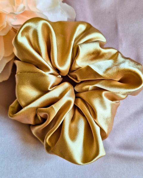 Scrunchie gumka do włosów satynowa złota Scrunchie gumka do włosów satynowa złota